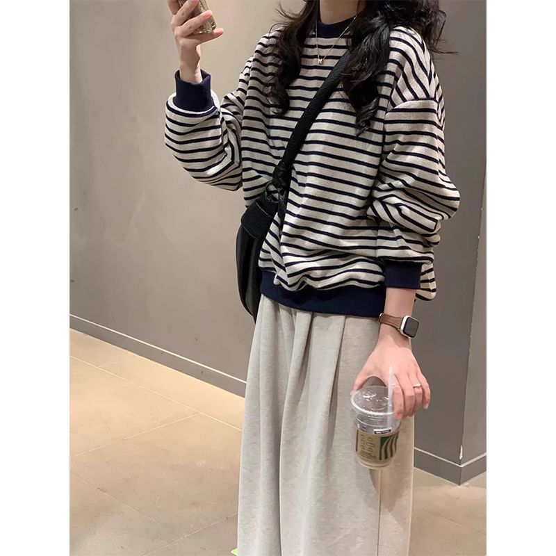 Retro Stripesd Long-Sleeved Round-Neck Sweatshirt for Women, Autumn Wear 2026 New Style, Loose Design, Large Size Casual Pullover Sweatshirt