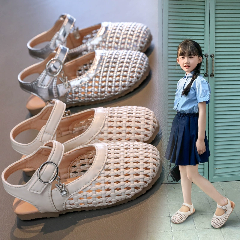 2025 летняя девочка плетеная обувь принцессы малышка мягкая подошва милые сандалии корейская версия новая детская пляжная обувь Baotou