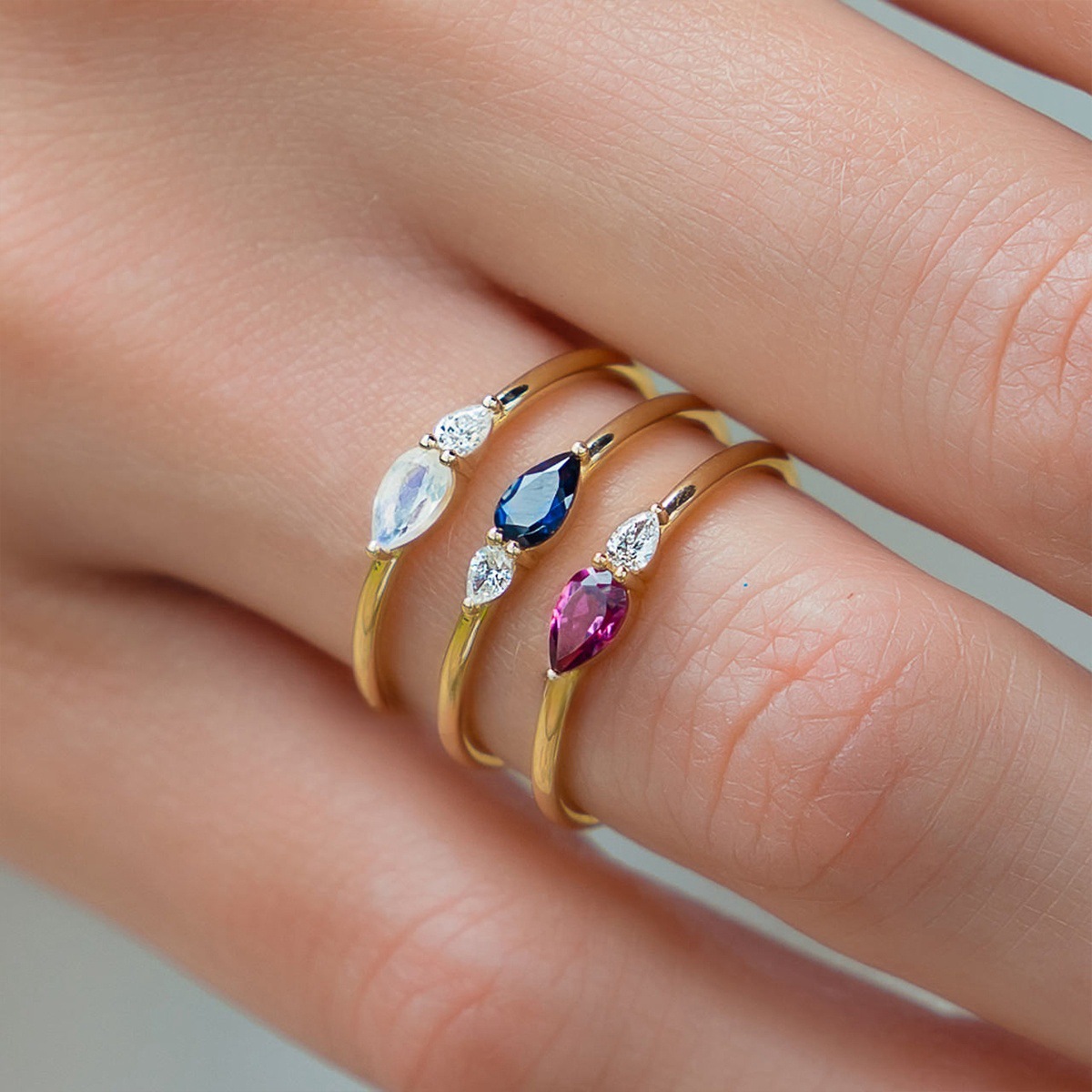 Set di anelli impilabili minimalisti con zirconi per donna_voghion.com