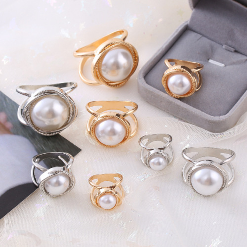 Korean spring personality natural and simple three-ring scarf buckle creative versatile diamond corsage dual-purpose scarf buckle brooch