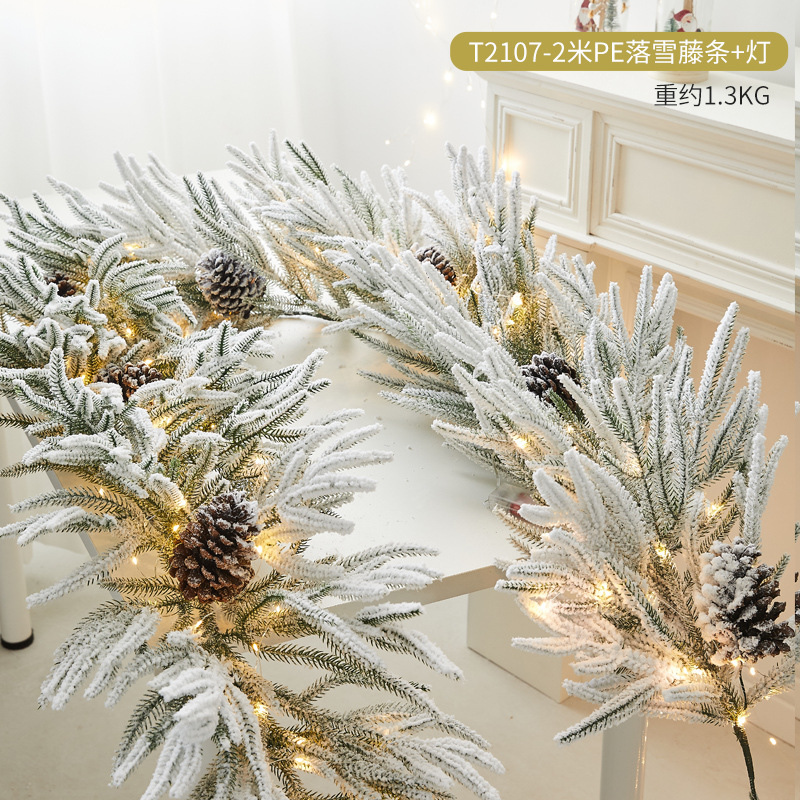 クリスマス装飾品創意暗号化植毛雪花藤条ホテルデパートのショーウインドーのドアの階段手すりの配置