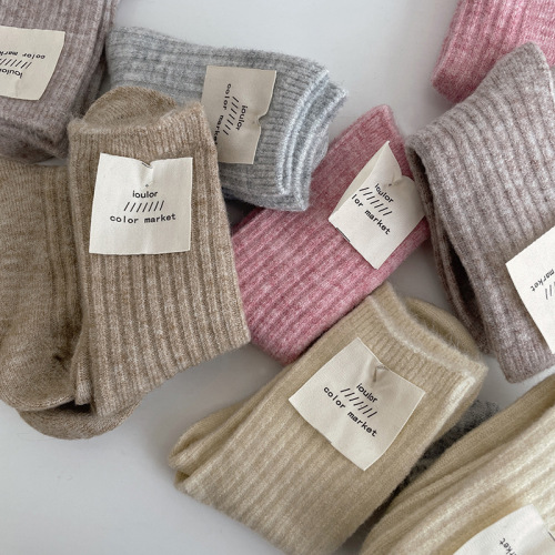 IOULOR wool socks winter wholesale women's thickened cashmere socks Japanese Korean socks mid-tube trendy socks pile socks