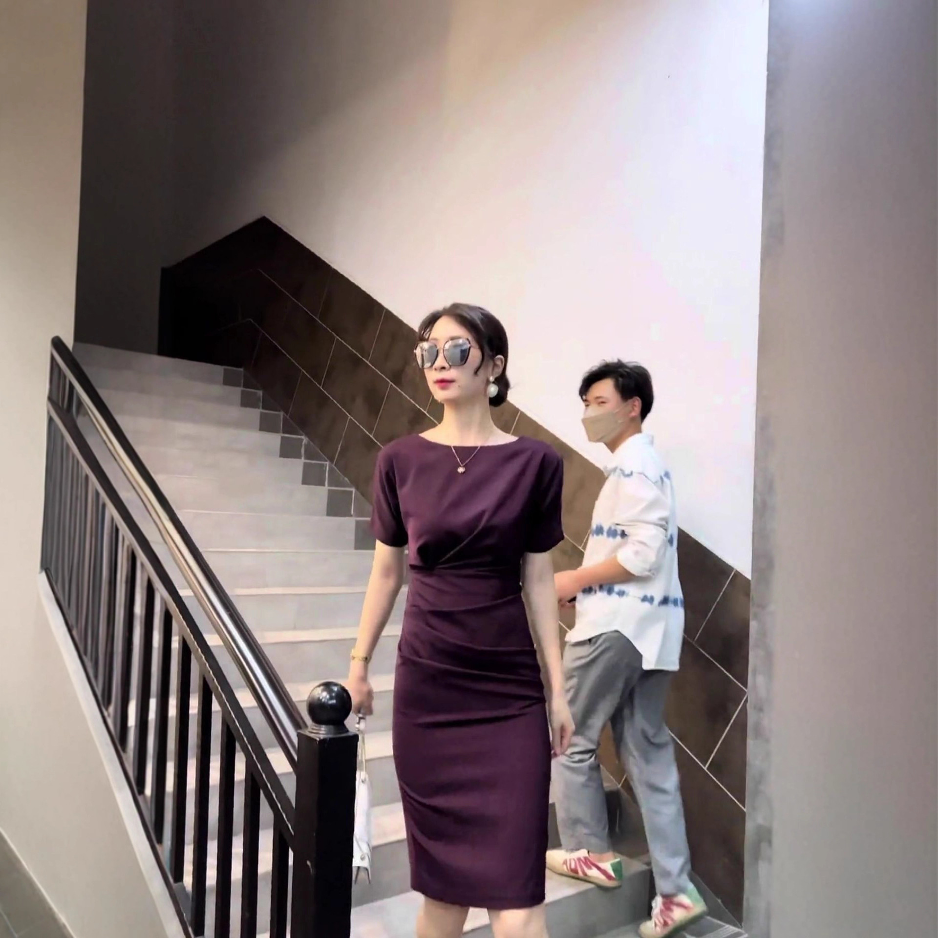 Váy liền ôm sát body tôn dáng phong cách Pháp chic cổ điển mùa hè — màu tím