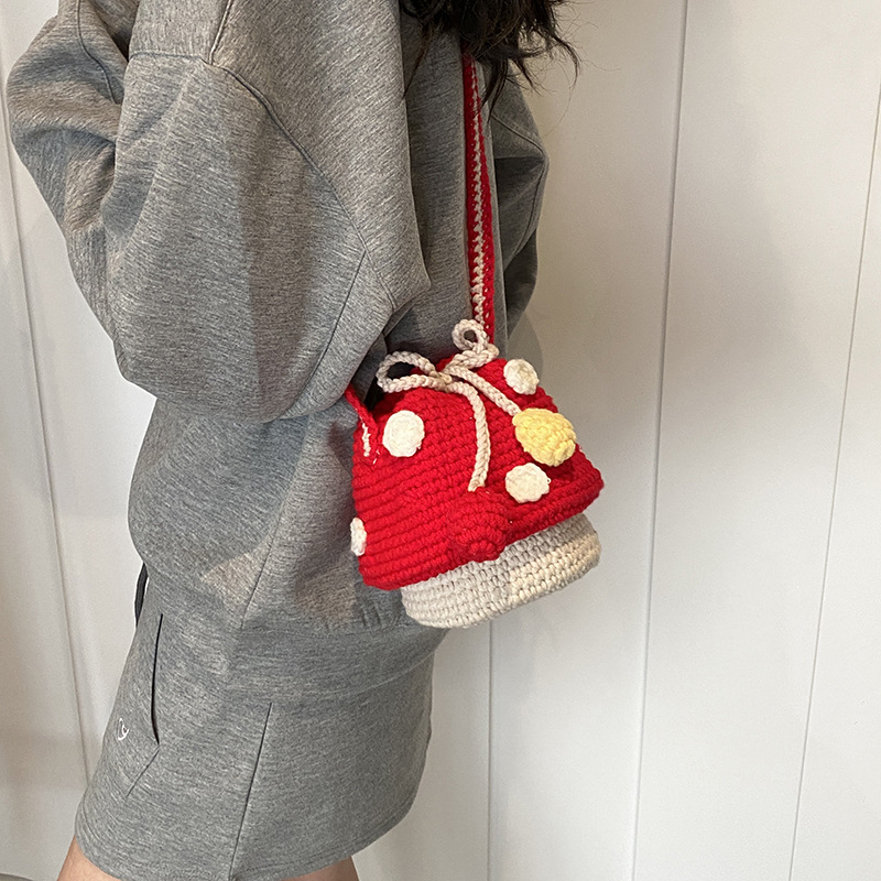 Productos acabados gancho de lana, bolsas de hombro para niños y niñas, lindas bolsas de cubo de agua para bebés, nuevas bolsas mini para niños