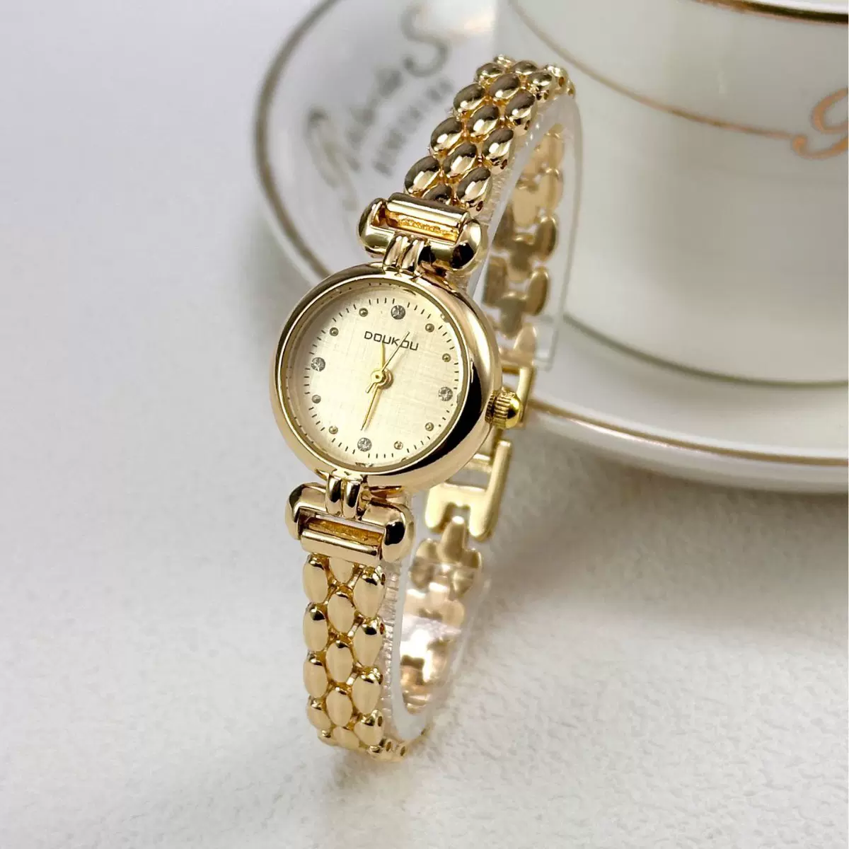 轻奢热销厂家直销外贸简约复古金银表手小链表气质女表厂家批发价