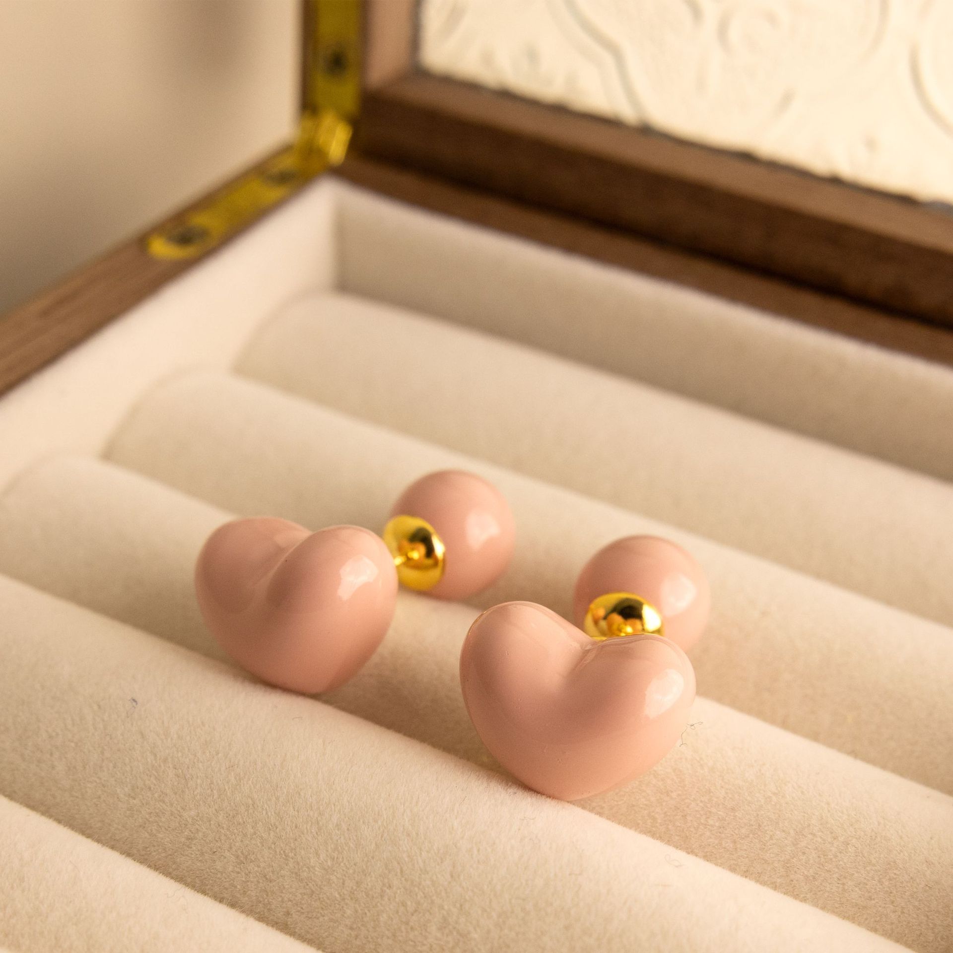 Ear Studs Classification 1 Pair Quantity 1 Pair Classic Style Heart Shape Enamel Arylic Copper Alloy Ear Studs