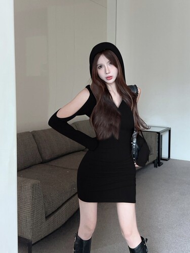Pure Desire Style Spicy Sister Hooded Long Sleeve Dress for Women Autumn Waist Cinching Elegant Design Backless Strap Bustier Short Skirt