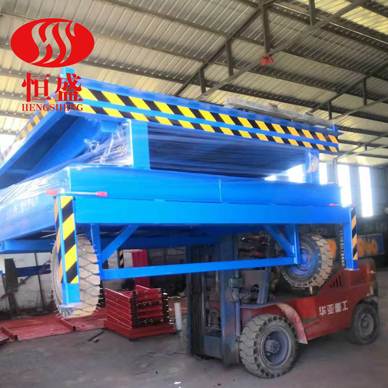 厂家定制移动卸猪台电动升降装猪台卖猪装车升降台猪场中转装猪台