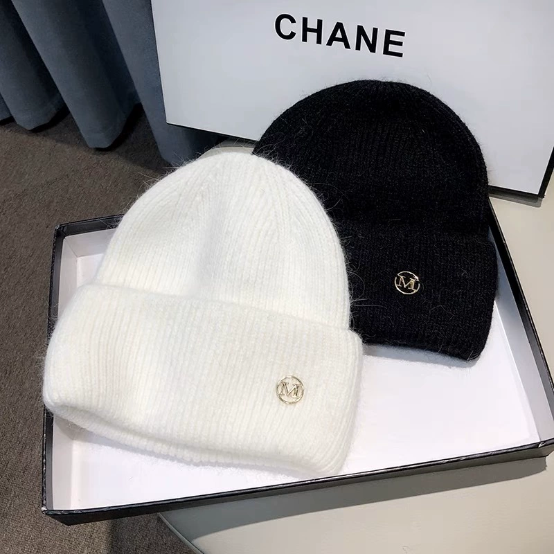Keep warm demi-season woolen knitted hat