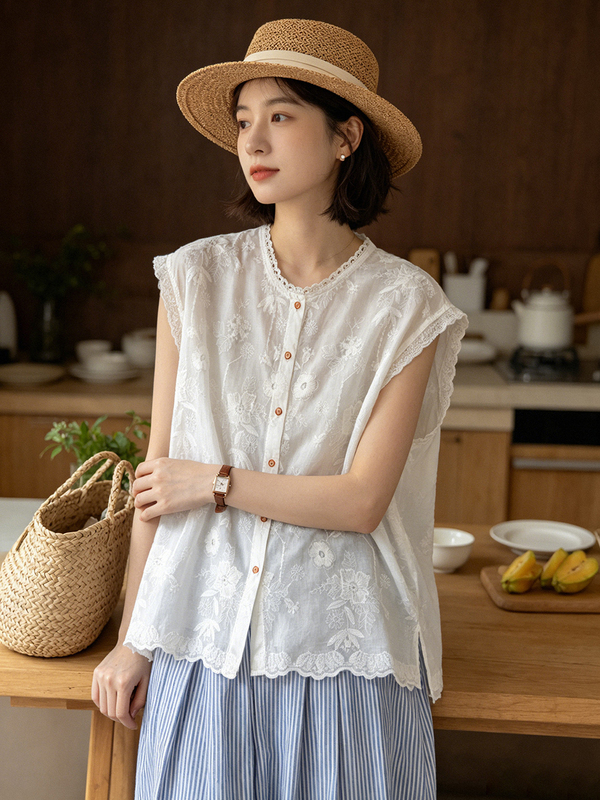 French-Style Artistic Lace-Trimmed Round-Neck Sleeveless Shirt for Women, Summer Wear, Embossed Embroidery, Beautiful Pure Cotton Top French-Style Artistic Lace-Trimmed Round-Neck Sleeveless Shirt for Women, Summer Wear, Embossed Embroidery, Beautiful Pure Cotton Top