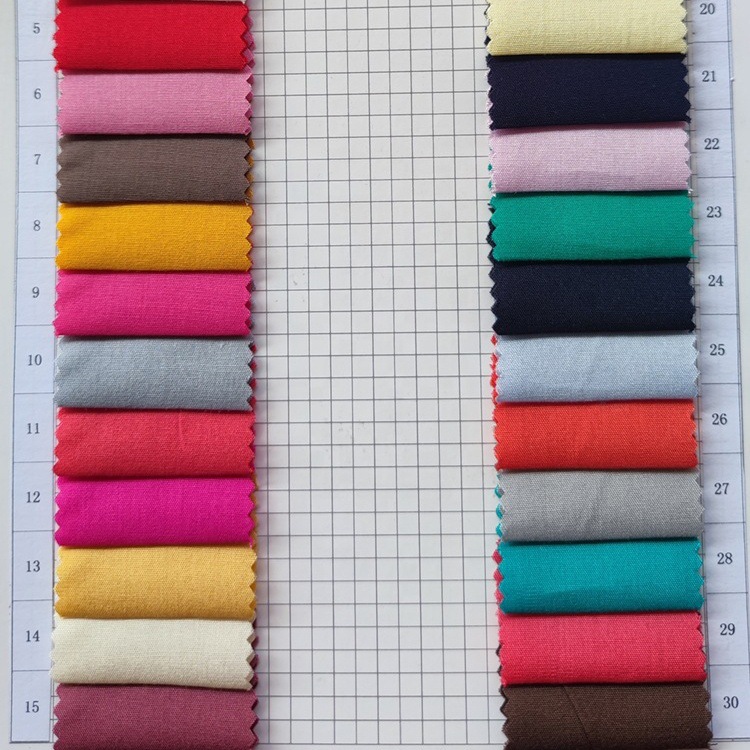 Shaoxing al por mayor 95gsm tejido plano 45s * 45s camisa de color sólido teñido tela de rayon