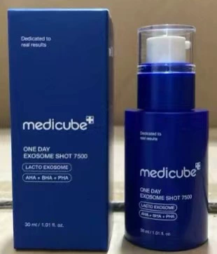 (Переходная торговля), medicube, сглаживающая сыворотка, крем, тоник, молочко для очищения