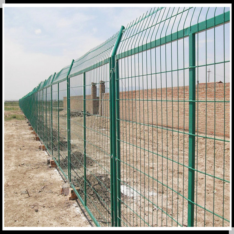 现货直供绿色包胶铁网 圈地养殖围网 园林绿化护栏