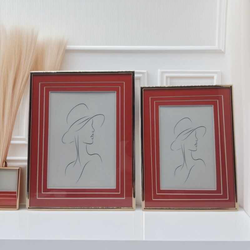 Light Gold Metal Frame Inlaid with Three-Layer Cardboard Photo Frame, Soft Decoration Simple Photo Frame Table