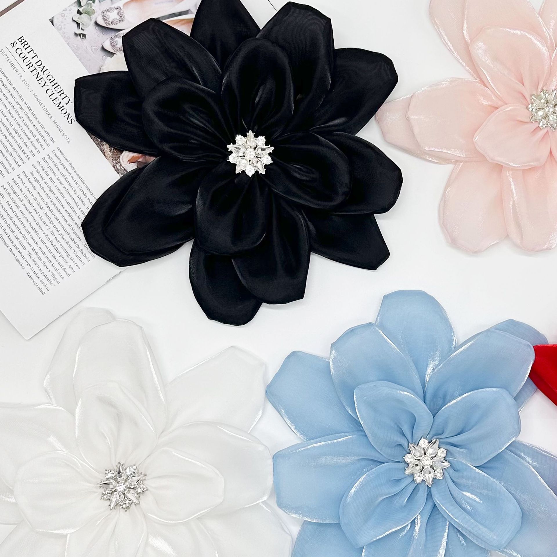 Europa y los Estados Unidos ventas calientes nuevas flores satin chiffon tela multicapa flor tridimensional más diamante diy tocado accesorios de ropa