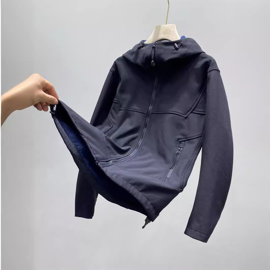 Men's Clothing outdoor sports windproof and waterproof soft shell functional assault jacket men's spring and autumn mountaineering jacket hoodie_voghion.com