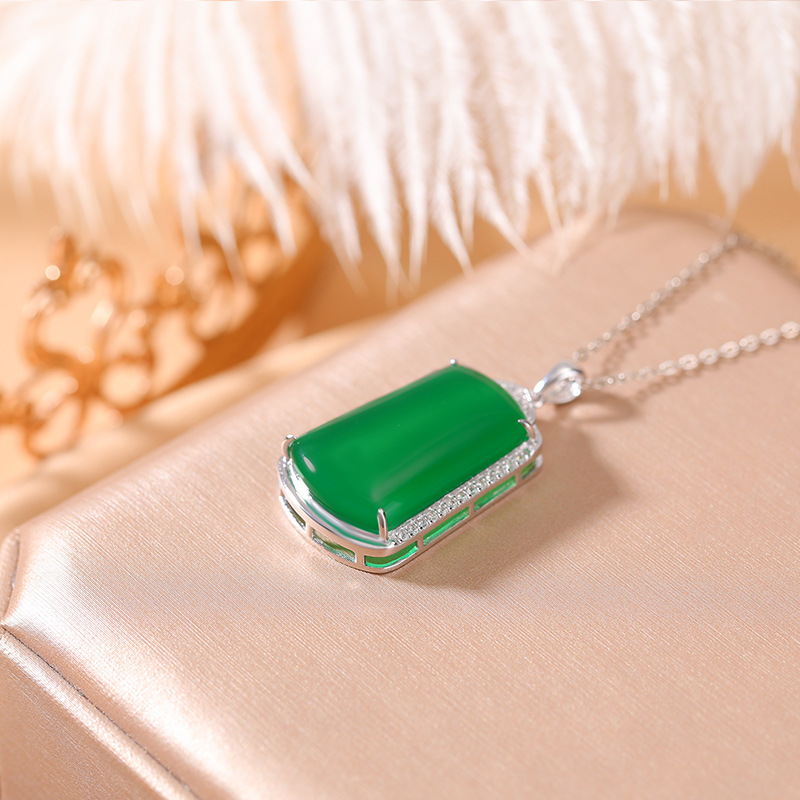 Mặt dây chuyền bạc S925 hình hươu đính đá chalcedony xanh – phong cách cổ điển sang trọng — Chalcedony xanh (không có chuỗi)