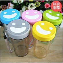 工厂批发创意运动塑料杯 可爱笑脸心情便携防漏杯子可印刷logo