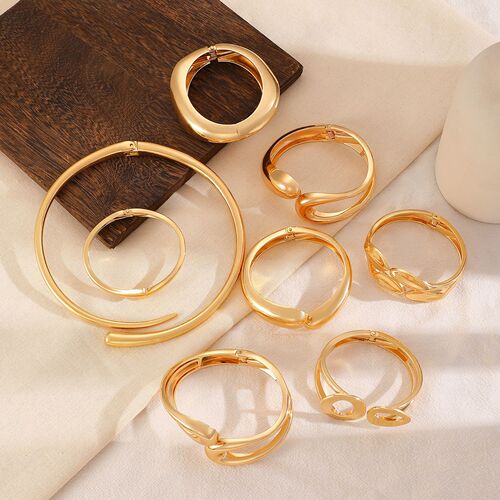 Eurasian cross-border fashion exaggerated bangle bracelet for women, open-style hip-hop irregular alloy bangle