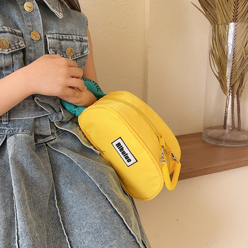 Andralyn Einfarbige minimalistische koreanische lässige Brusttasche für Frühling und Sommer Neue trendige Instagram-Umhängetasche mit einer Schulter für den Außenbereich_voghion.com