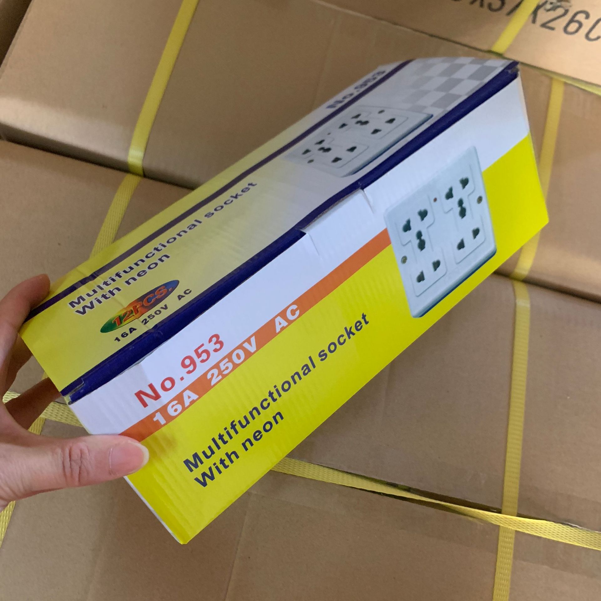 外贸货源泰国方形两位10孔插座东南亚市场墙壁转换器排插86型底座