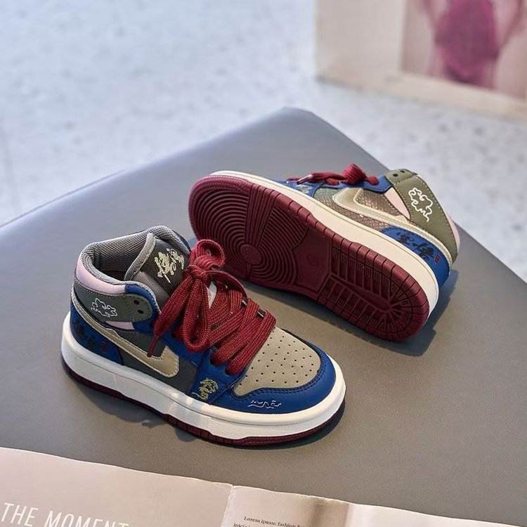 Mitos negros Goku zapatos de skate de alto nivel para niños 2025 primavera y otoño zapatos deportivos para niños con invierno de algodón