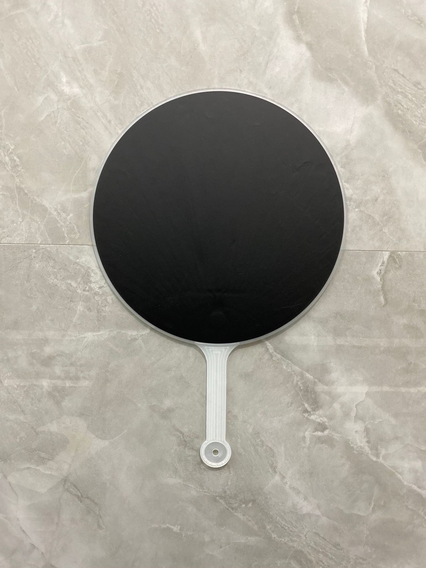 Black-faced medium-sized king fan
