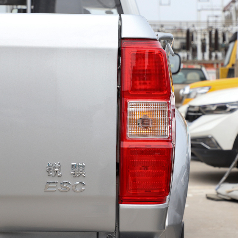 Suitable for Zhengzhou Nissan pickup Dongfeng Ruiqi P11 rear tail lamp assembly left and right rear headlight cover brake reversing lamp