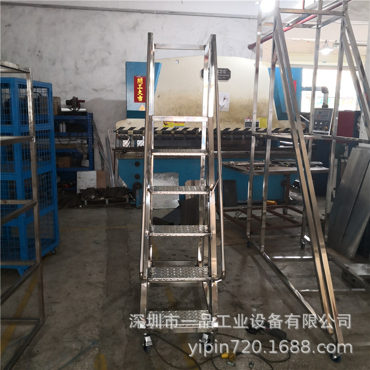 深圳一品仓储登高梯  踏板式登高梯价格  带脚轮登高梯厂家