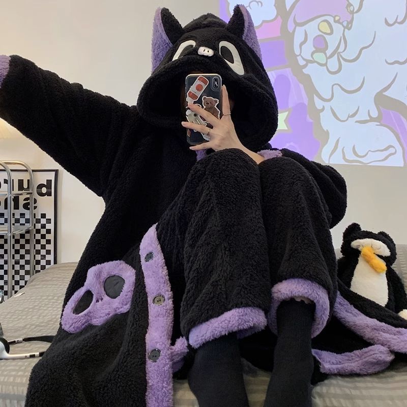 情侣款家居服灰太狼珊瑚绒睡衣女冬羊咩咩睡袍毛绒暖呼呼卡通睡衣