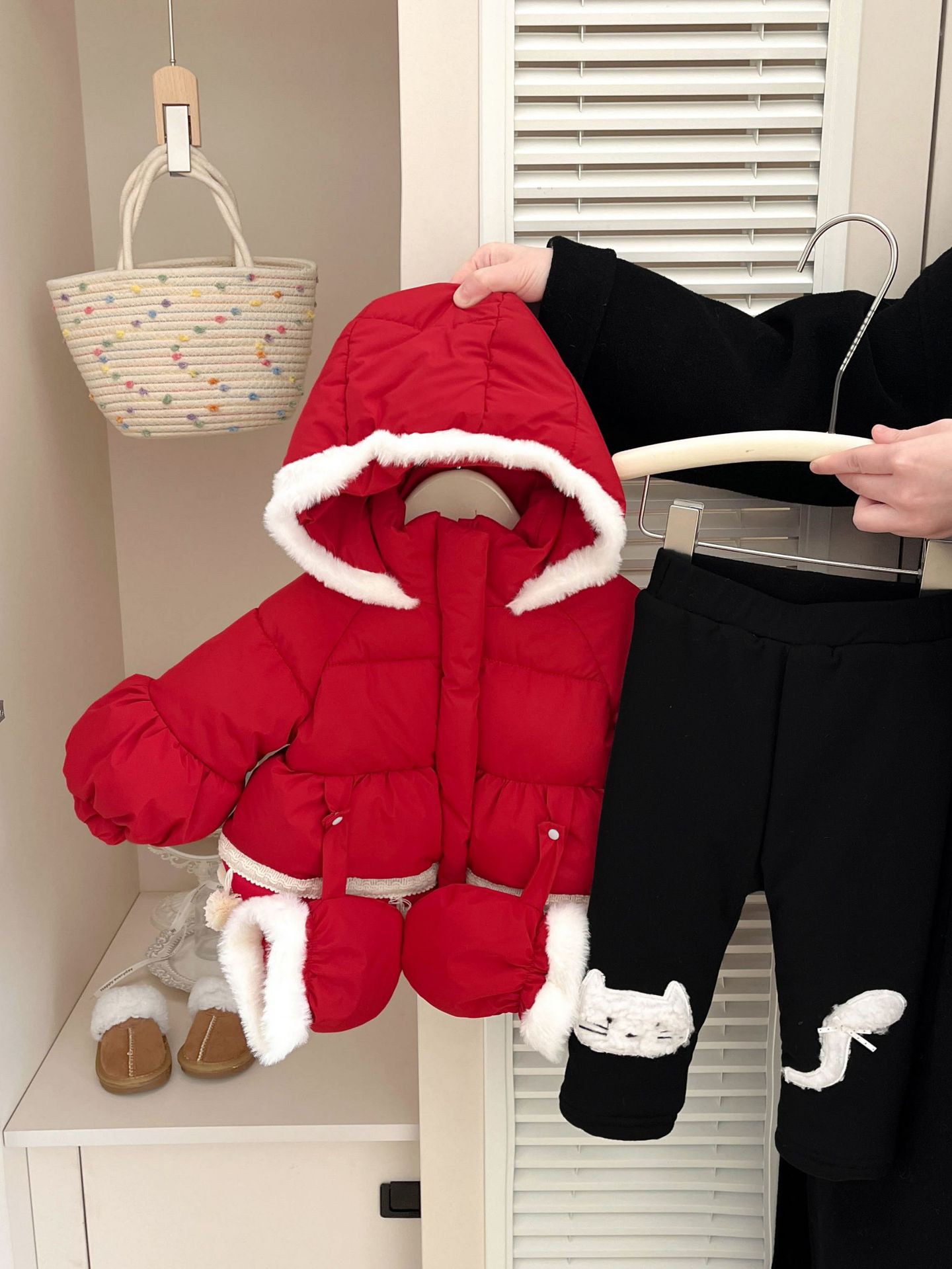 Niñas de invierno rojo algodón extranjero bebés encapuchados color de pelo grueso algodón bebés cálidos Año Nuevo