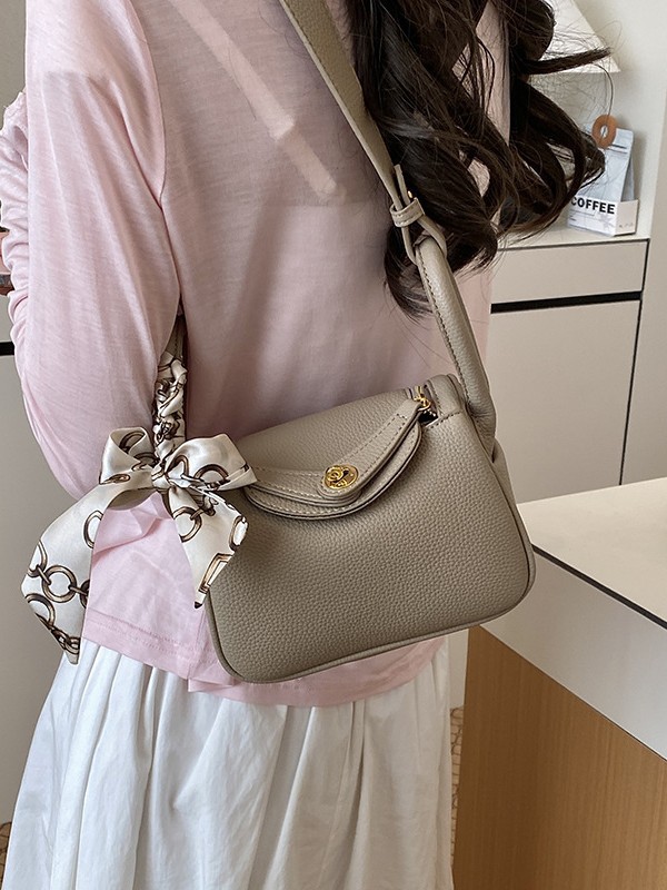 Bolso de alta sensación para mujeres 2026 nuevo lichi diseño de moda nicho bolso de mochila explosivo bolso de almohada portátil