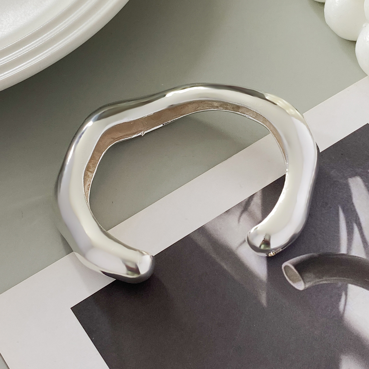 66g Weight wristband, Bangle Classification Alloy Chain Material Street Occasion Alloy Material Geometric Pattern Women's Gender Plating Design Retro, Exaggerated Style Retro Exaggerated Geometric Alloy Bangles Wholesale 23