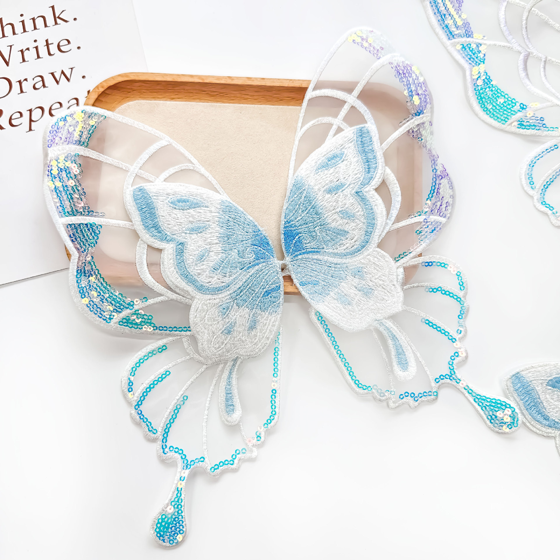 Azul sequilla doble encaje bordado mariposa pectoral pegatinas DIY niños adultos espectáculo accesorios de ropa image 4