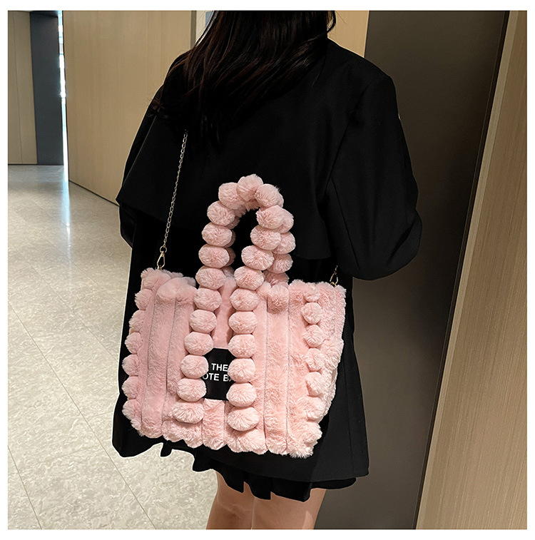 Vintage Style, Classic Style Style Winter New Portable Letter Fur Bag Large Capacity Women's Chain Shoulder Messenger Bag Tote Plush Bag