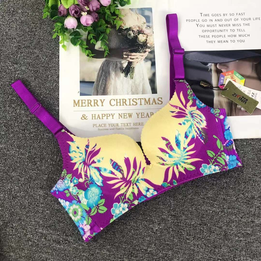 Cruzar la frontera del sudeste de Asia estilo japonés estilo francés cómodo push up francés triángulo taza de ropa interior sin costuras sujetador delgado de las mujeres sin anillo de acero