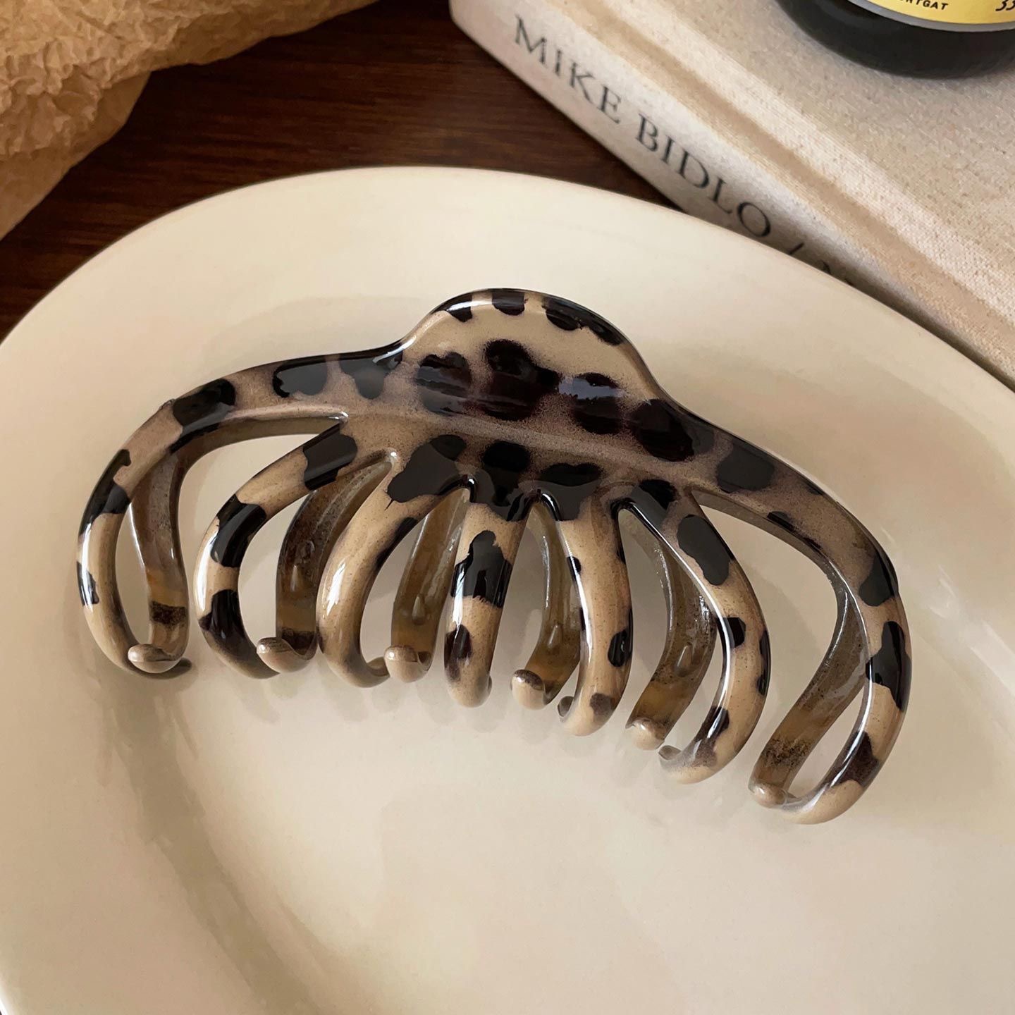 Light brown leopard print big octopus