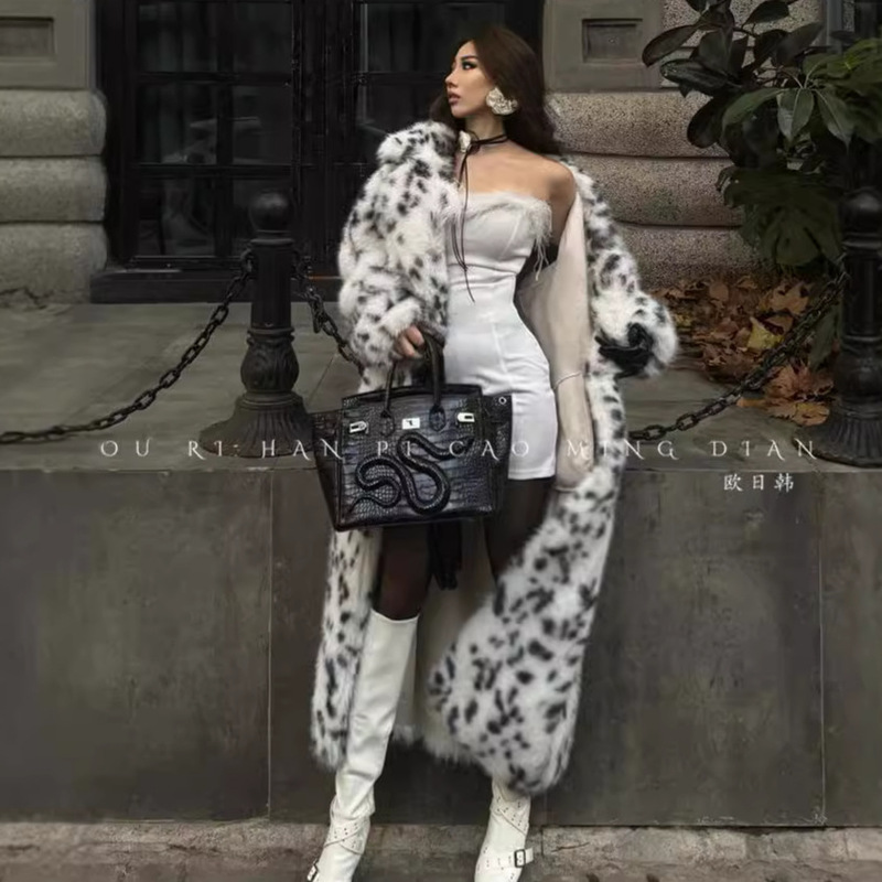 Leopard Print Faux Fox Fur Coat for Women, Thickened Eco-Friendly Long Fur Coat with Leopard Print Suit Collar, Light Luxury