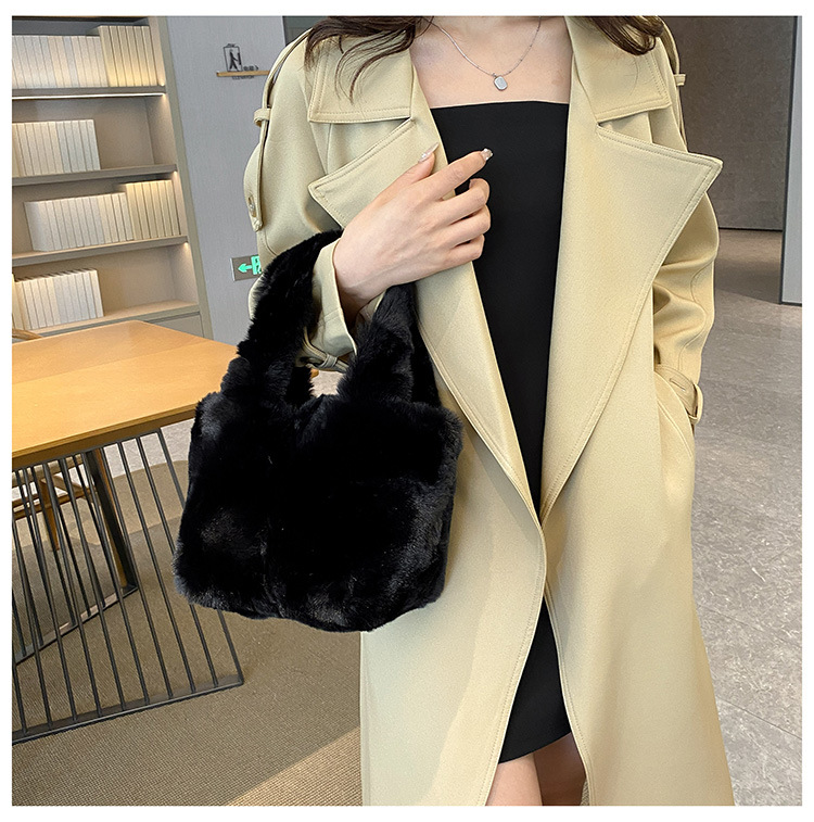 New handbag for women in 2024 with a high-end feel, solid color plush bag, fashionable and versatile handbag, cute_voghion.com