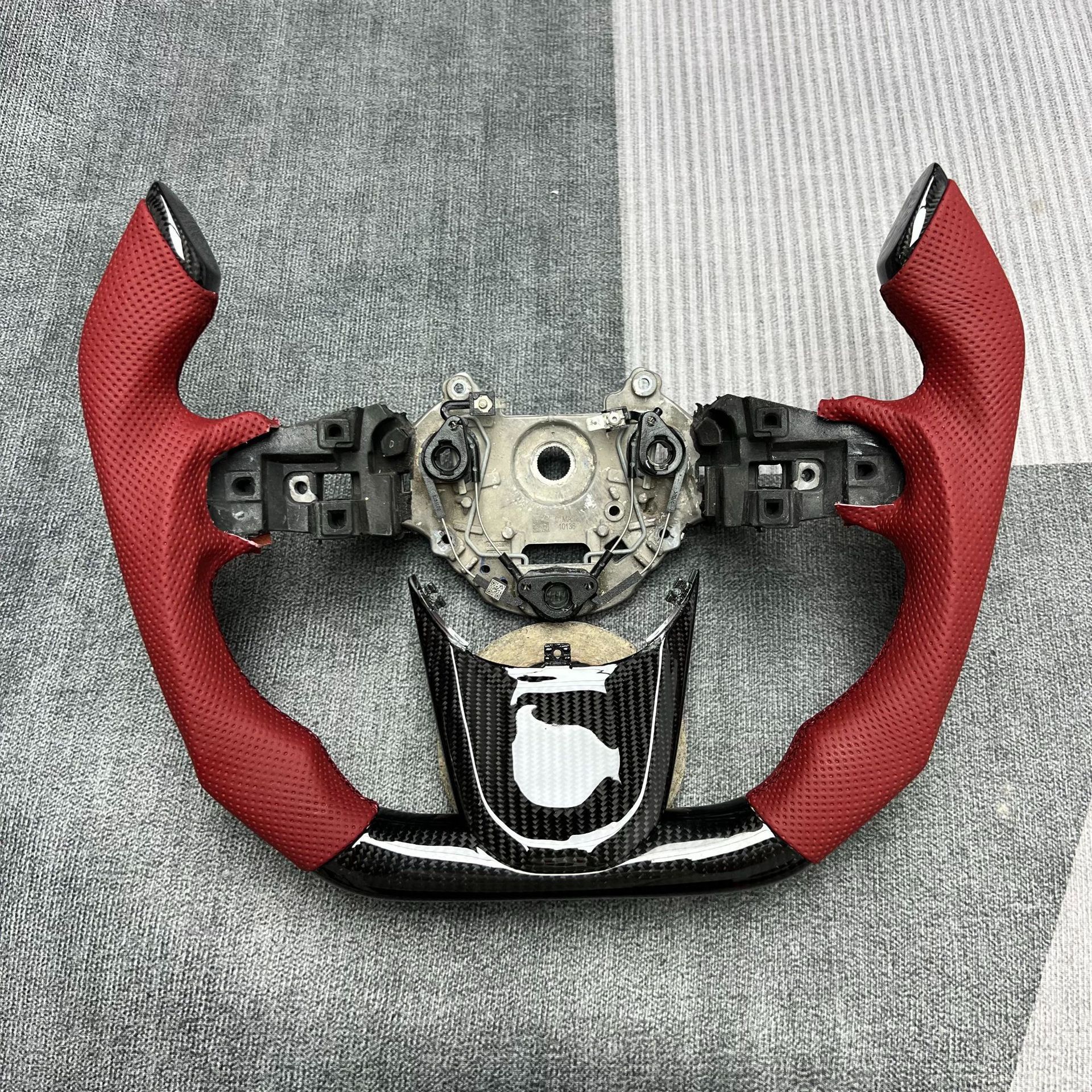 Manufacturer-Customized Carbon Fiber Steering Wheel Processing Suitable for Trumpchi E8/Trumpchi M8/Trumpchi M6/Trumpchi Gs8 Emkoo