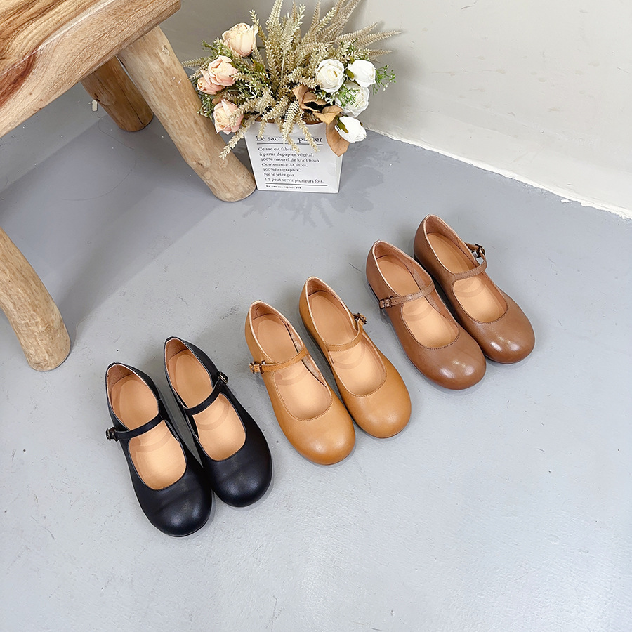 Leather solid color loafers low-cut with a strap