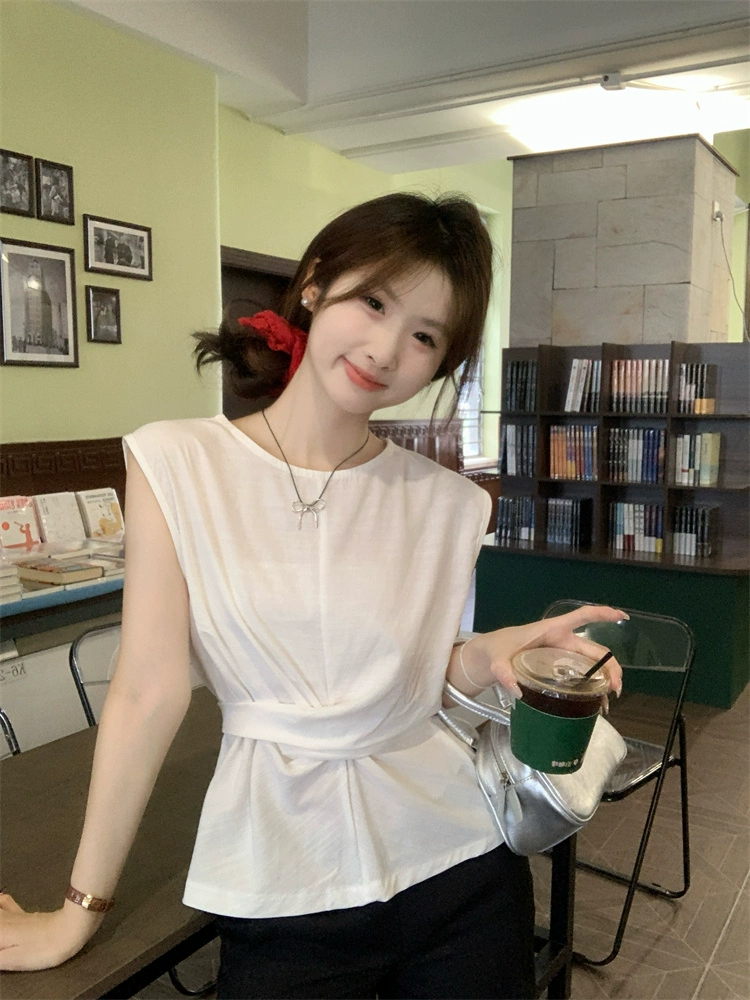 Женская летняя рубашка без рукавов с завязками на талии, новинка 2025 года, облегающий универсальный топ в корейском стиле, однотонный универсальный топ