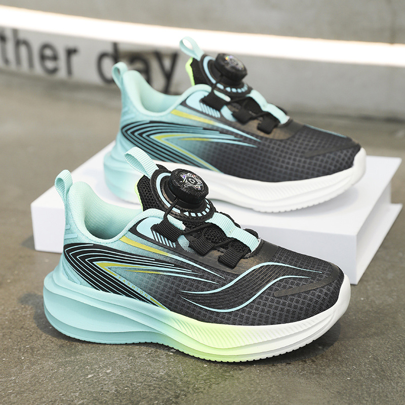 Suministro directo de fábrica, zapatos para niños con hebilla giratoria, zapatos para correr de primavera y verano, transpirable, doble malla al aire libre, antideslizante, stock de Kids Shoes