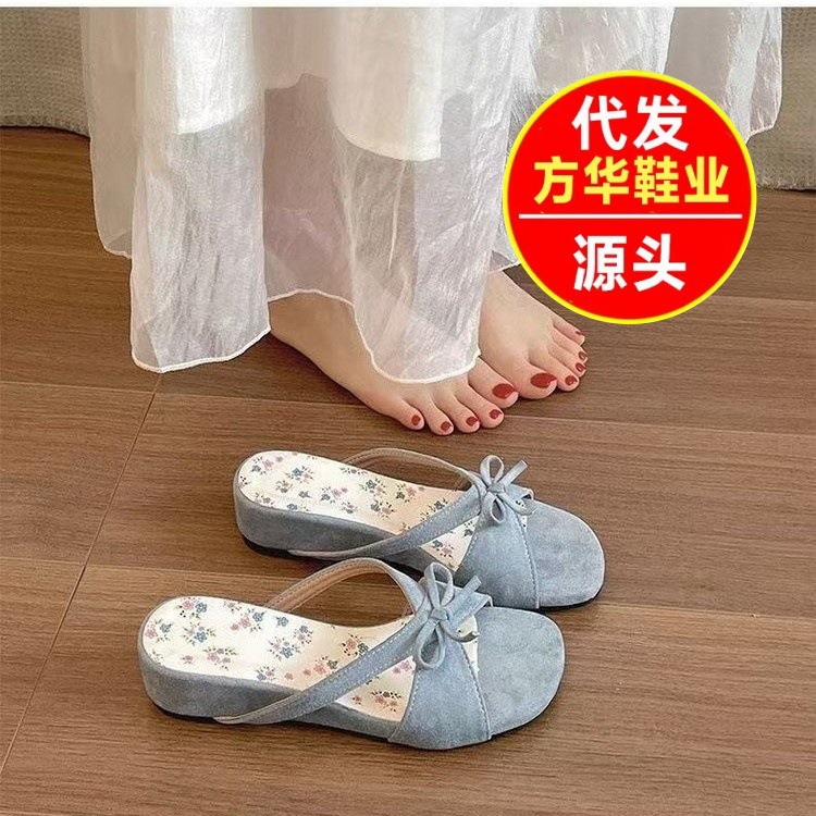 Retro estilo francés tacones elevados zapatillas de mujer verano 2026 nuevo arco zapatillas de falda versátil image 1
