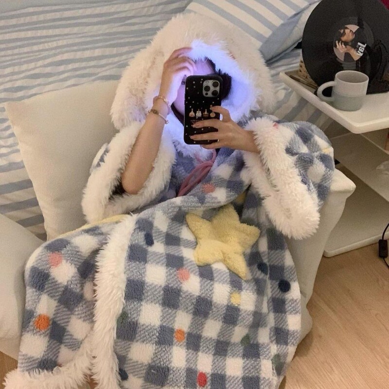 Cinnamon Dog Pajamas for Women, Autumn and Winter Coral Fleece Thickened Sloth Warm Cape Robe, Cartoon Cute Homewear Set