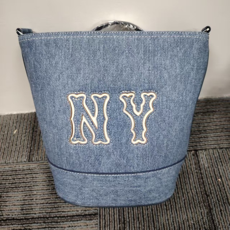 MLB丹宁牛仔水桶包 经典复古NY刺绣斜挎水桶包百搭简约单肩|undefined