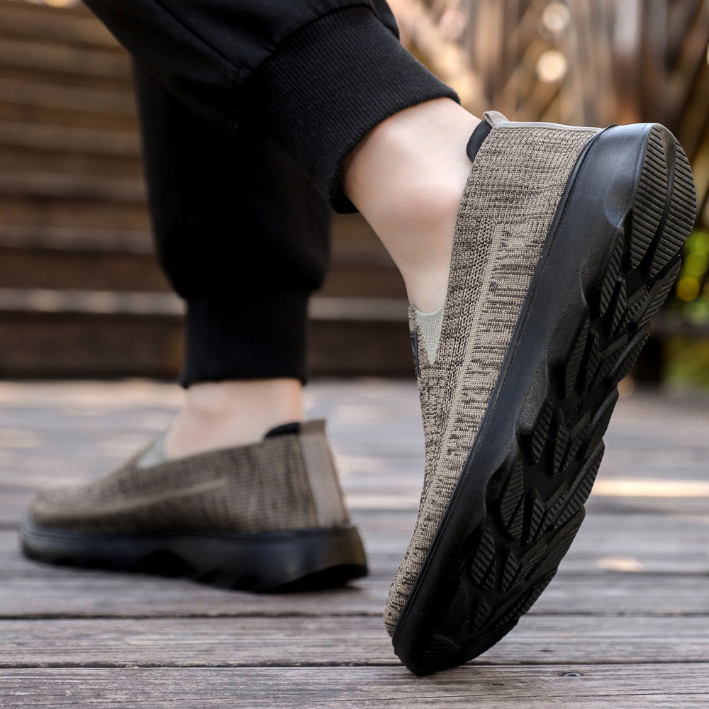 Primavera y verano nuevos zapatos de hombre transpirables, zapatos casuales perezosos con suela blanda, zapatos de mediana edad para padres al por mayor image 5