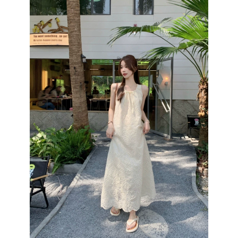 Летнее платье-жилет с вышивкой крючком, вырезами и шнуровкой, французский дизайн, миди, 2025 г.