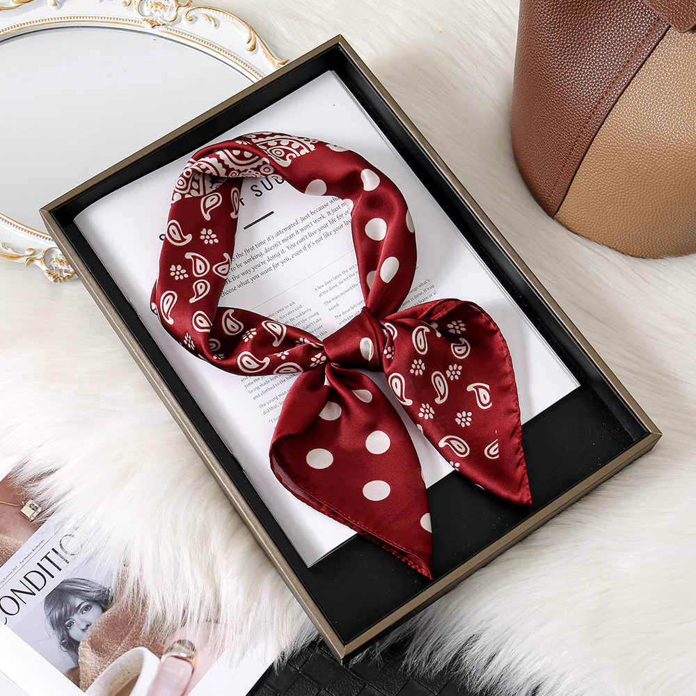 Flor de anacardo europea y americana transfronteriza 70 bufanda de seda de imitación retro todo-fósforo bolsa atada bufanda cuadrada bolsa atada bufanda de seda scarf al por mayor