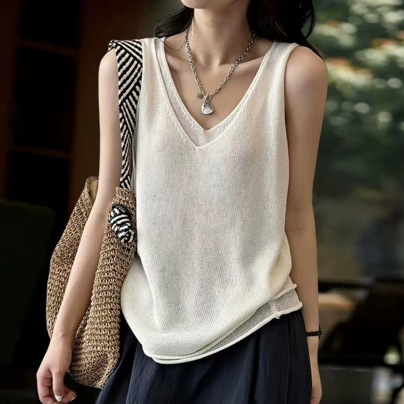 Color-Blocking Faux Two-Piece V-Neck Ice Silk Linen Knit Vest for Women, Summer Outerwear, French-Style Exquisite Sleeveless Top Color-Blocking Faux Two-Piece V-Neck Ice Silk Linen Knit Vest for Women, Summer Outerwear, French-Style Exquisite Sleeveless Top